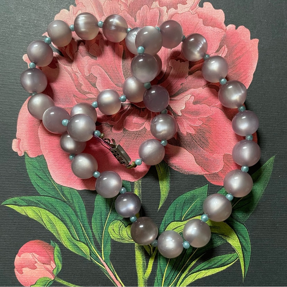 Vintage dusty lilac moonglow? beaded necklace novelty slide clasp midcentury